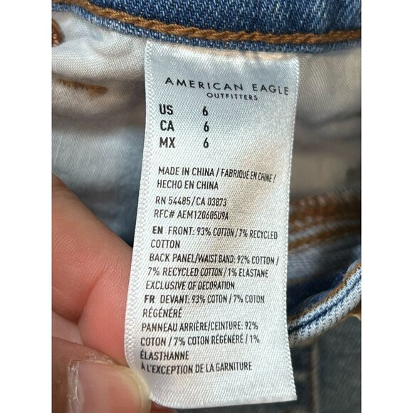 American Eagle Women's Strigid Mom Distressed Cut-Off Shorts Denim Size 6 Blue - Picture 4 of 12